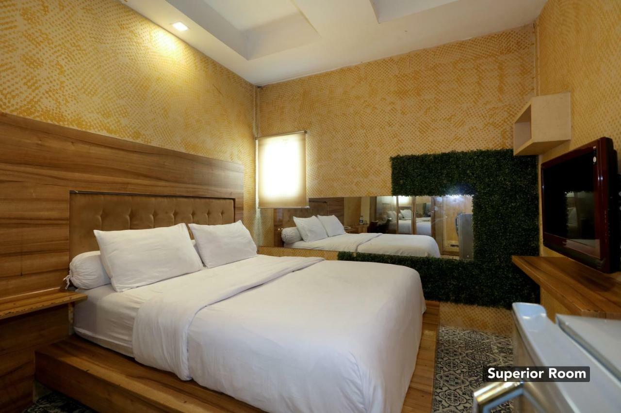 Magnolia Hotel Jakarta Exterior foto